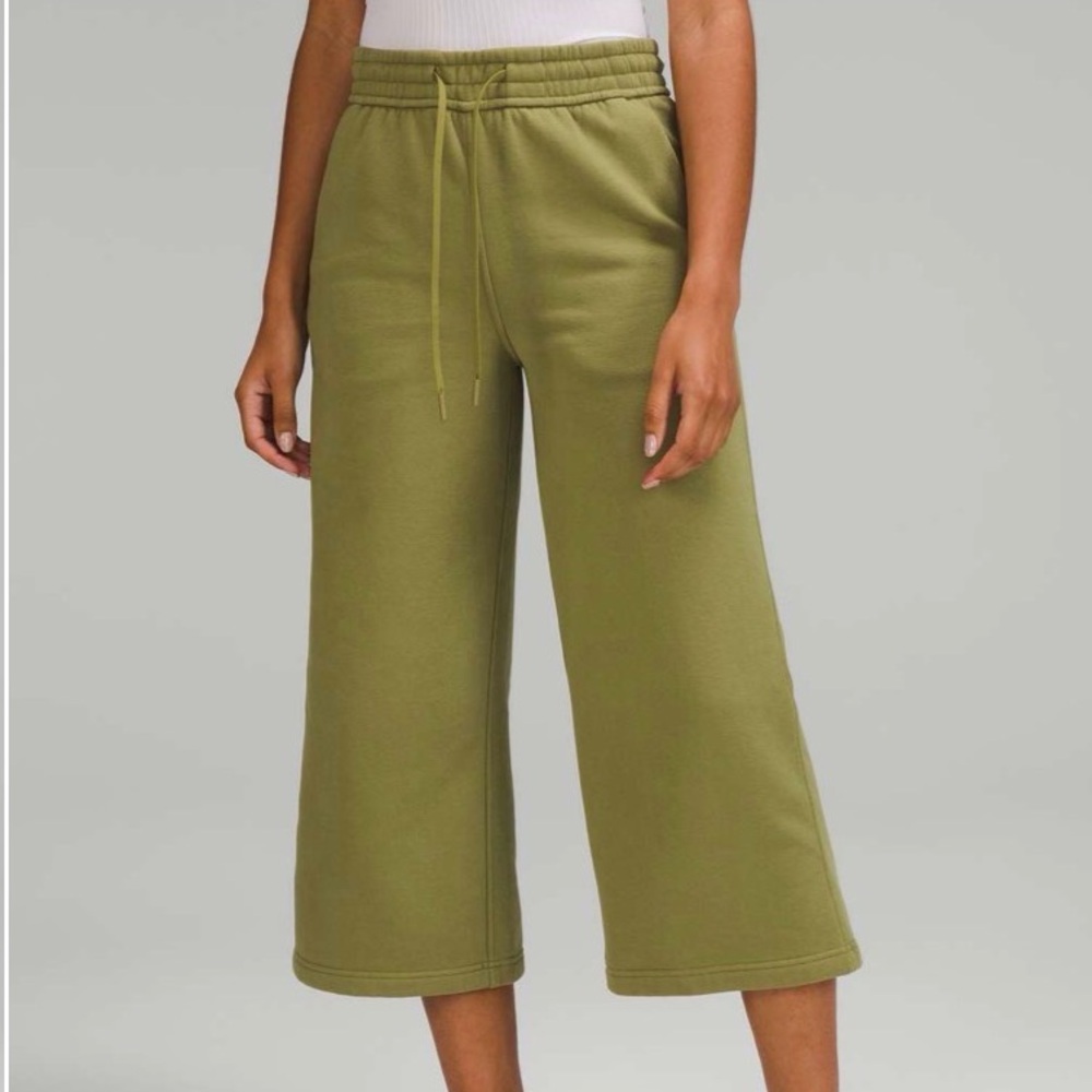 Lululemon Loungeful High-Rise Wide-Leg Crop (Bronze Green)